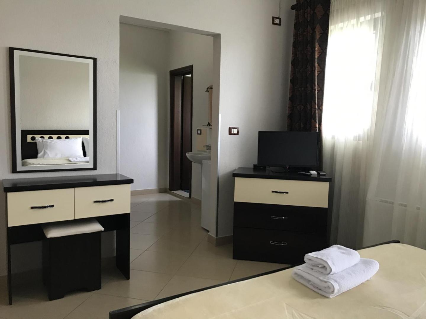 Hotel Camping Lini Exterior photo